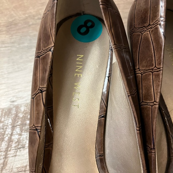 Brown women’s pumps 8 - Picture 3 of 3